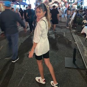 Meet your Posher, Leonysis